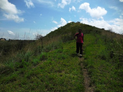 crater-rim-walk-kyaninga-lodge-near-fort-portal