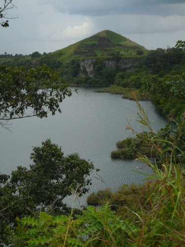crater-rim-walk-kyaninga-lodge-near-fort-portal