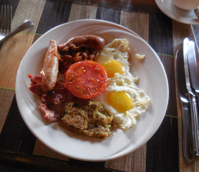 english-breakfast-at-kyaninga-lodge-near-fort-portal
