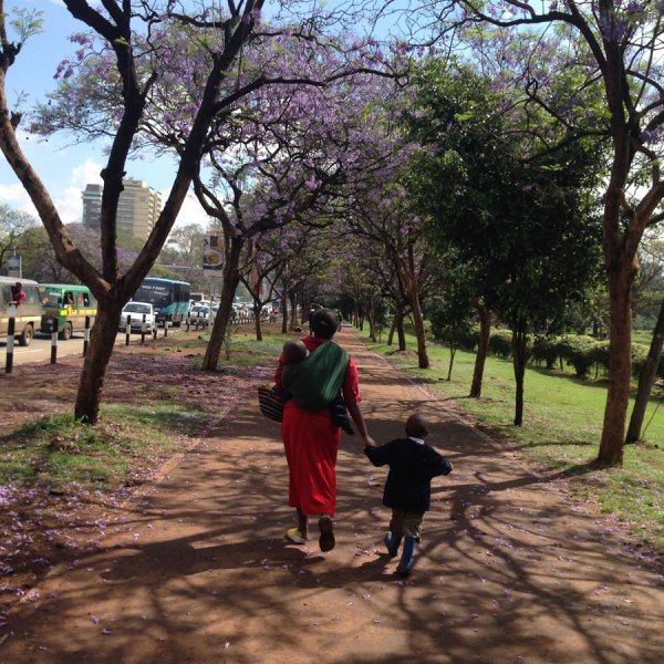 nairobi-uhuru-gardens-walking-to-school nairobi-uhuru-gardens-walking-to-school