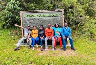 Primate Safari Experiences